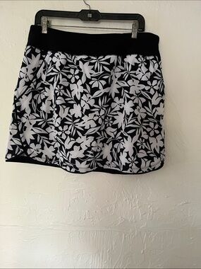 Lands' End Black and White Floral Swim Skirt